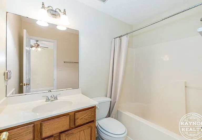 1022 S Main St #O — Photo 9
