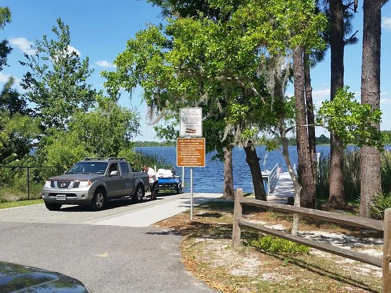 public boat ramp nearby
