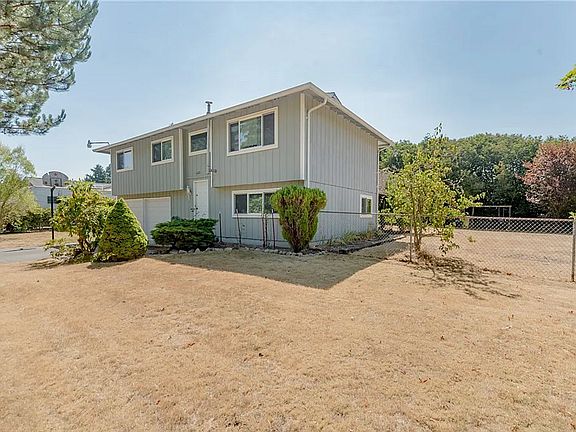 3rd image of 1622 157th Street Ct E