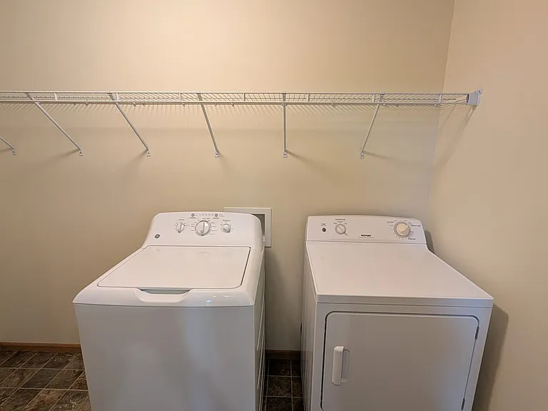 Amber Ridge Apartments — Photo 28