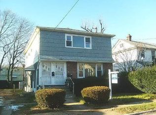 13610 221st St, Springfield Gardens, NY 11413