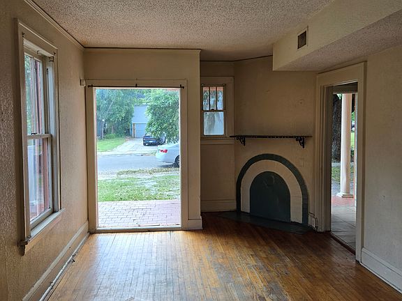 2nd image of 543 W 25th St