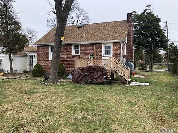 3rd image of 74 Huguenot Dr