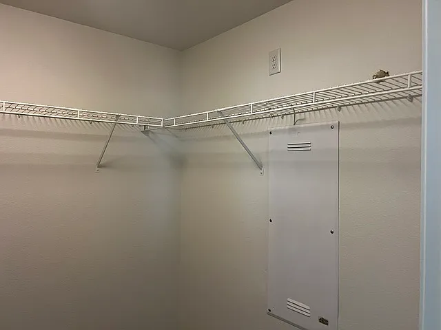 3605 Highclere Way — Photo 16