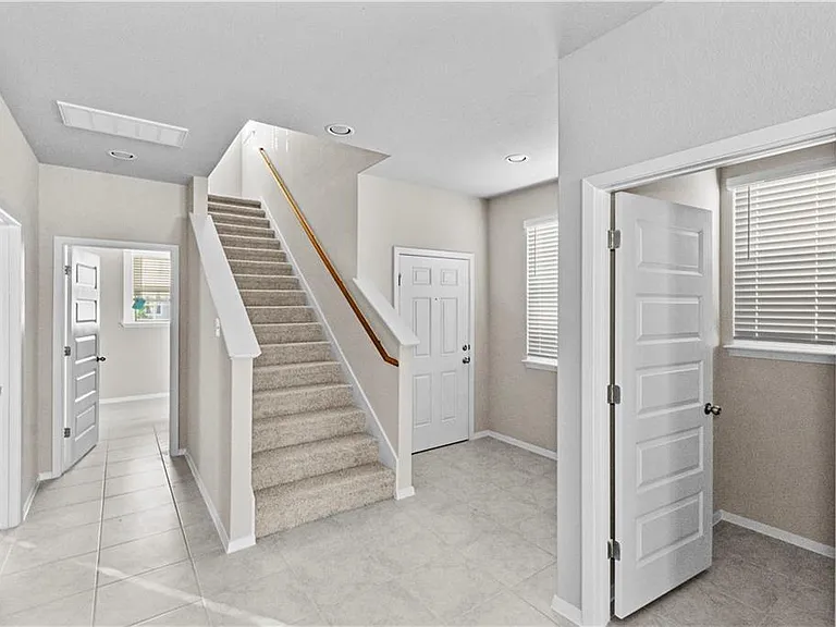 124 Fabion St — Photo 4