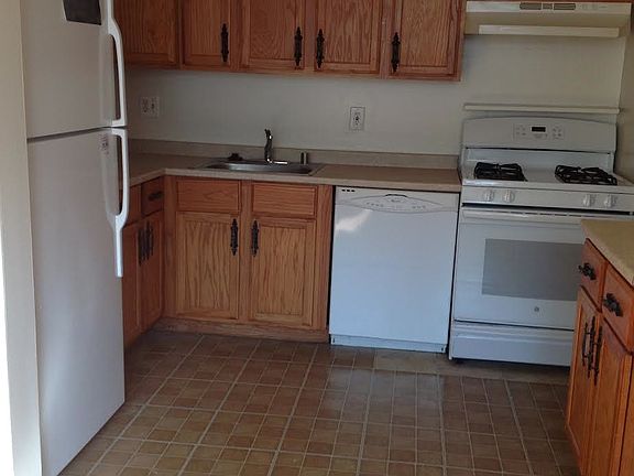 5th image of 870 College Pkwy #T