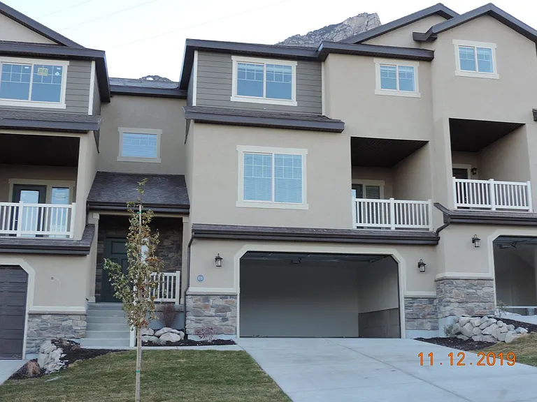 1715 E Aspen Loop — Photo 1