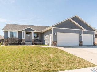 6512 E Steamboat Trl, Sioux Falls, SD 57110