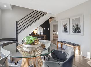 3201 Blundell Cir, Falls Church, VA 22042