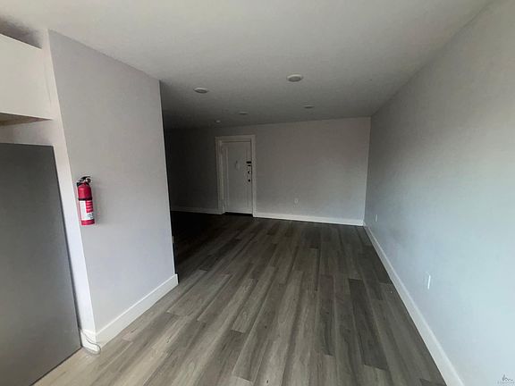 3rd image of 2501 John F Kennedy Blvd #315