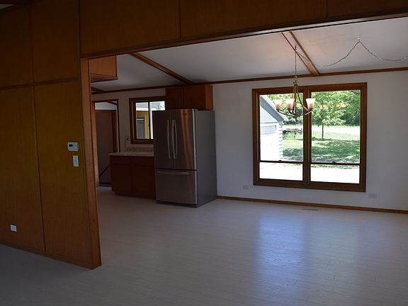 5th image of 14357 R Ave