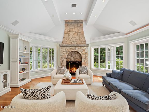 3rd image of 23 Daffodil Ln
