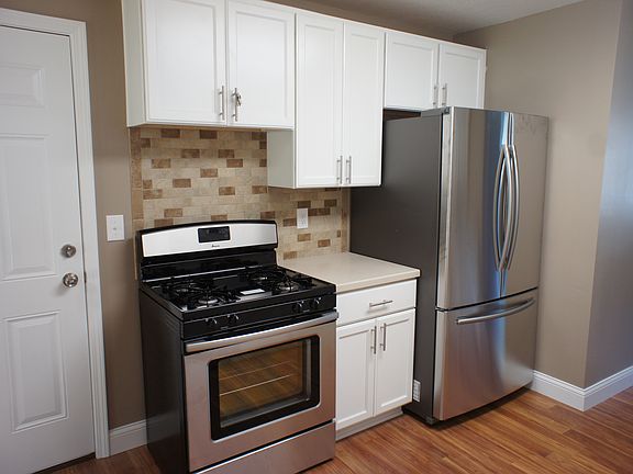 5th image of 39 Whitehall Dr