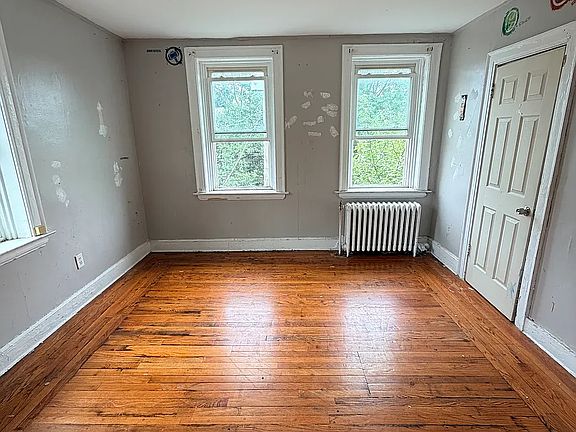 5th image of 34 Hotchkiss St #C1