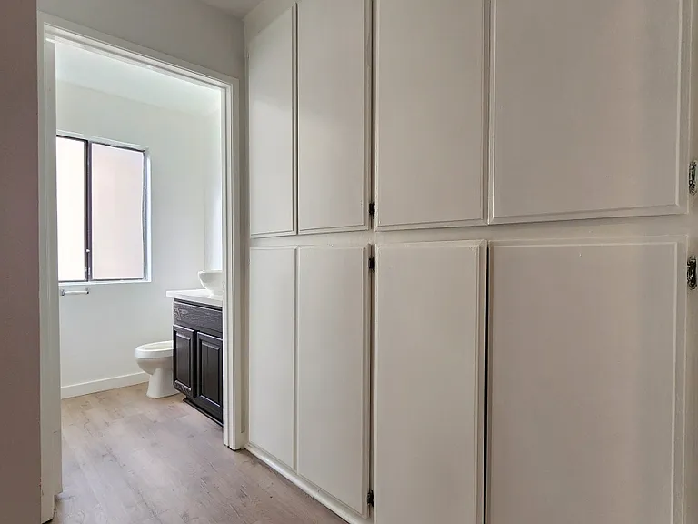 1535 Granville Ave #104 — Photo 17