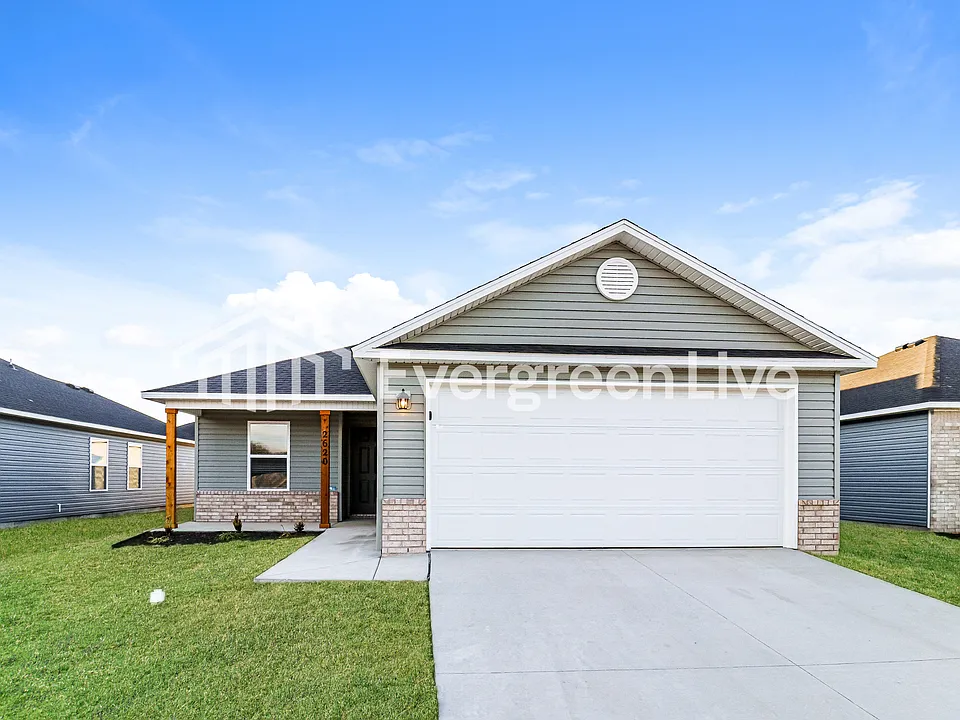 2620 E Gila Way