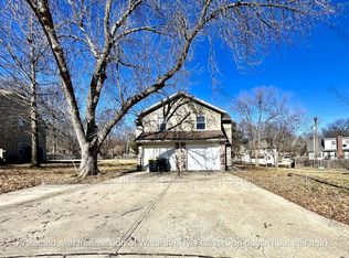307 NE Cedar Ct, Blue Springs, MO 64014