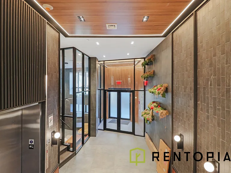 411 Meeker Ave #306D — Photo 7