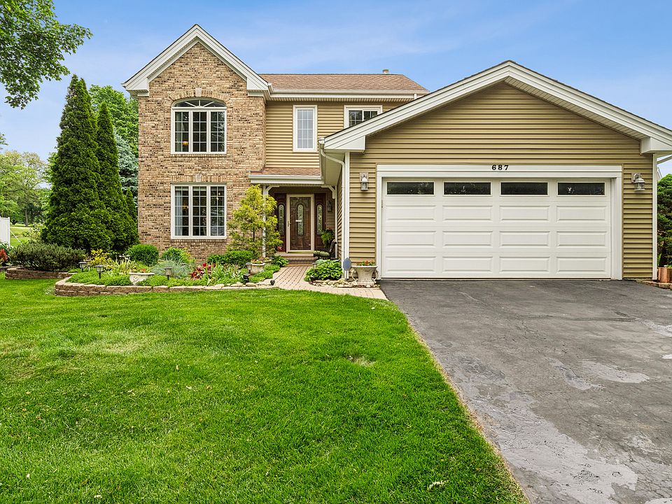 1st image of 687 Rose Ln