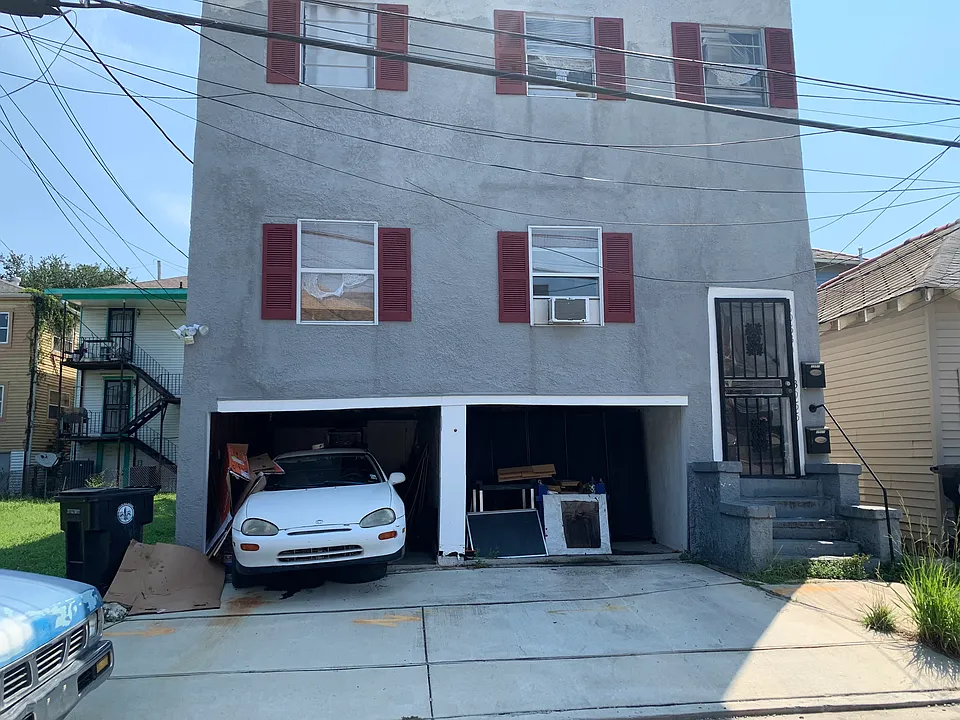3953 Delachaise St