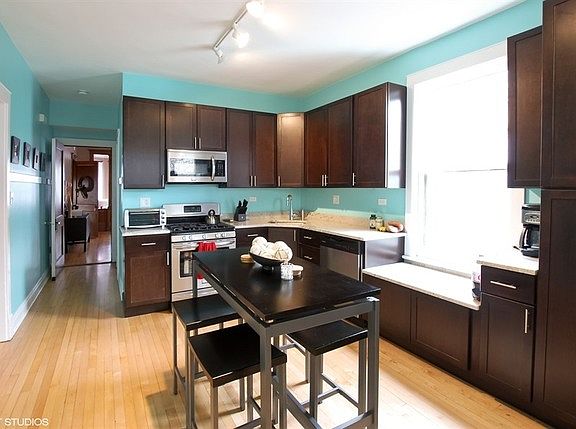 2nd image of 1943 W Bradley Pl #2
