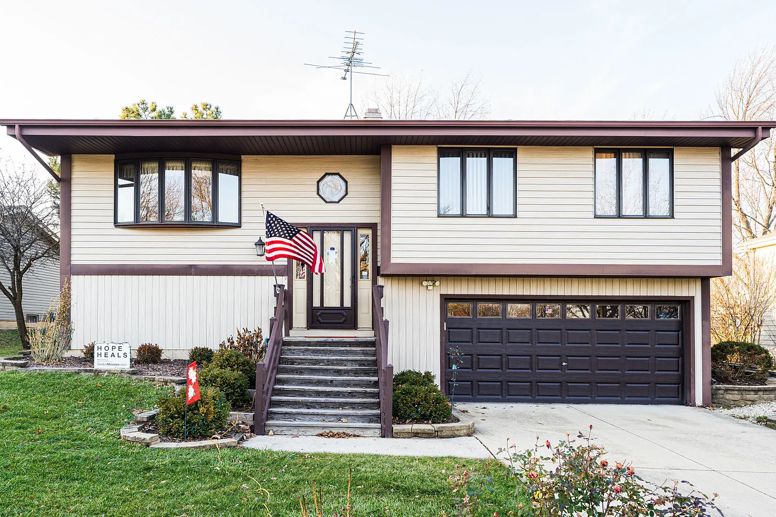 300 Bridgewater Ln photo 1