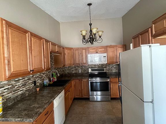 5th image of 1093 Regency Dr