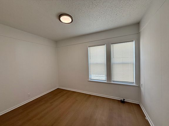 4th image of 534 Kearny Ave APT 1L