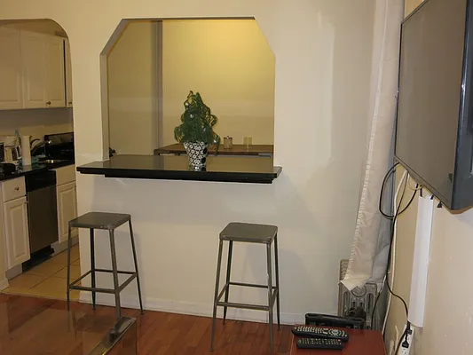 Rented by Eisenberg Exclusives | media 18