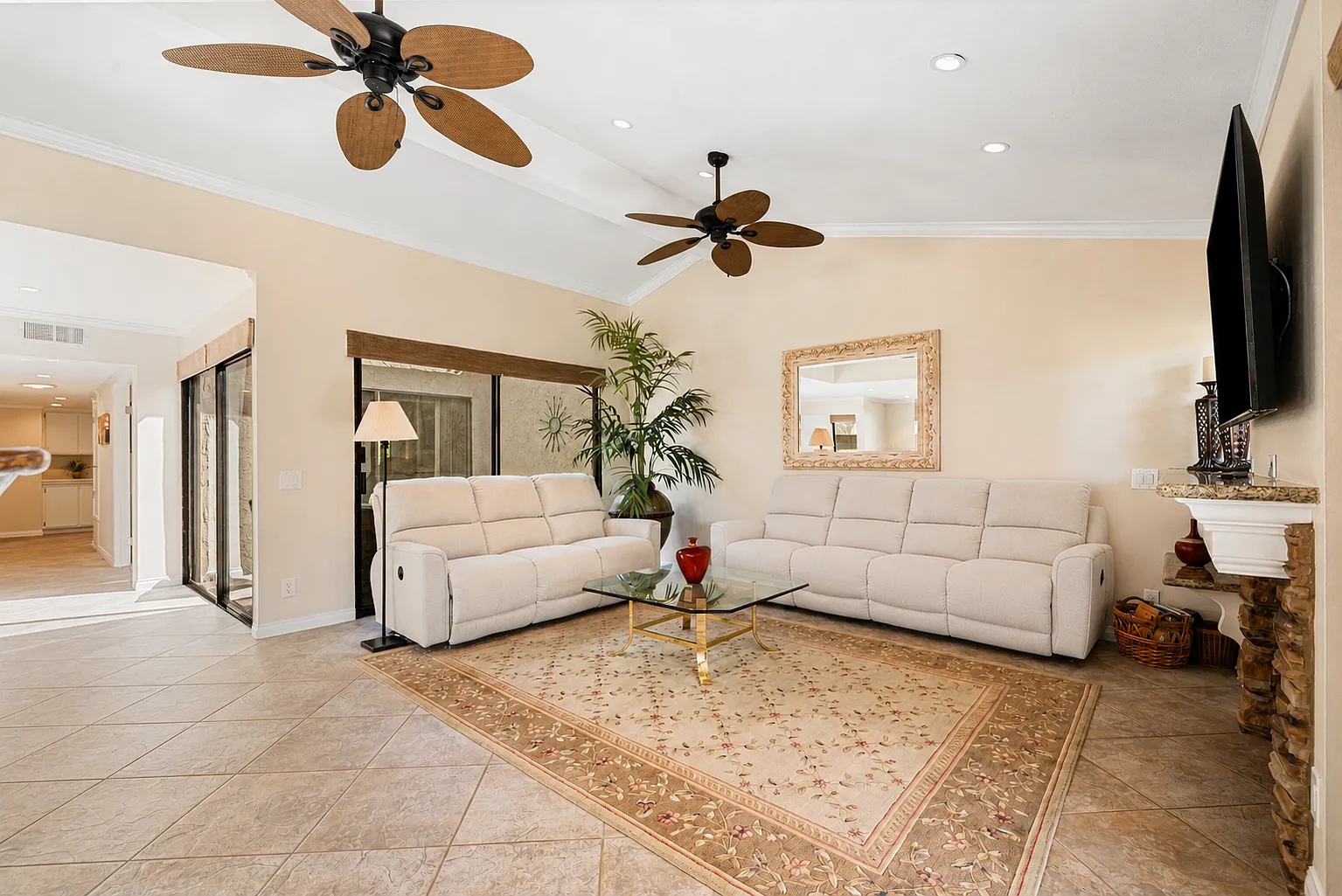 3 bed, 1760 sqft, $5,500 — Photo 2