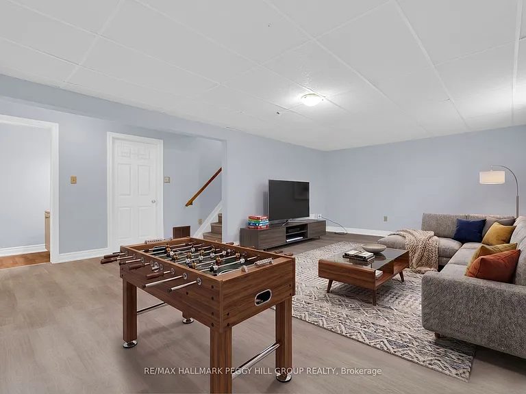 27 Finlay Rd — Photo 9