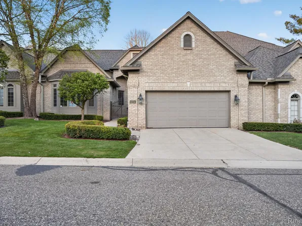 6554 Enclave Dr, Clarkston, MI 48348