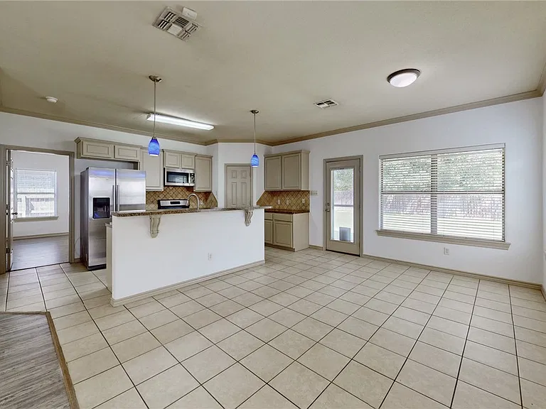 2212 Brougham Pl — Photo 6
