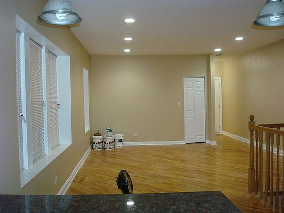 2nd image of 7209 N Damen Ave APT 1