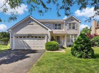 1068 Cambridge Dr, Grayslake, IL 60030