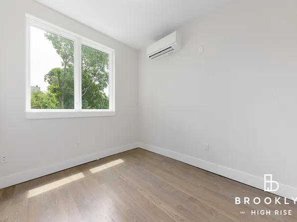 1692 Pacific Street image 6 of 9