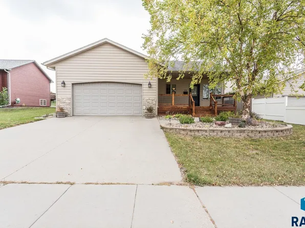 105 E Switch Grass Trl, Brandon, SD 57005