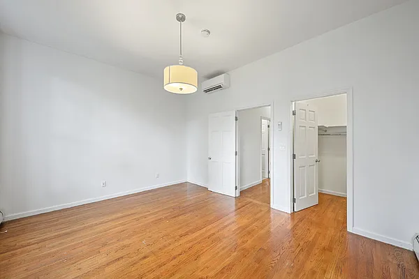 Rented by Oxford Property Group | media 8