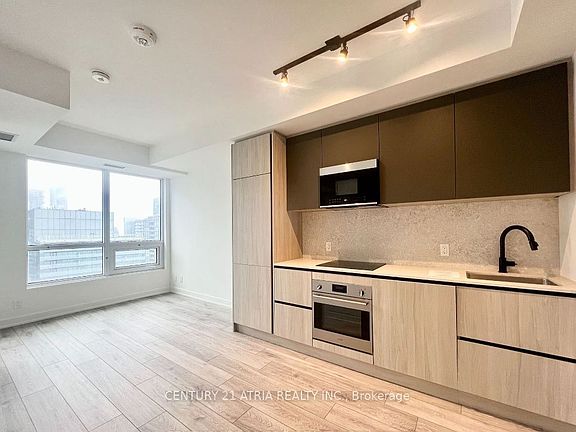 3rd image of 108 Peter St #3709