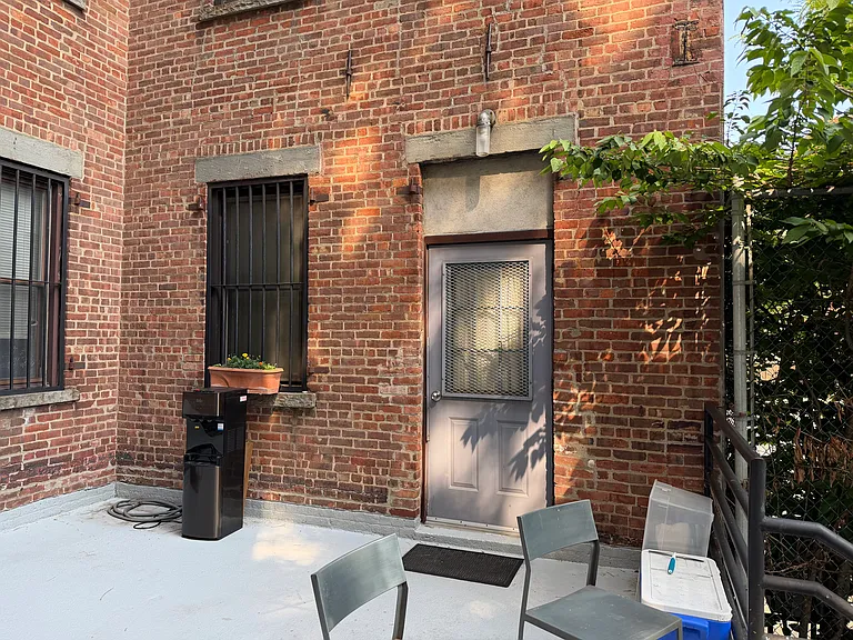 187 Wayne St #102C — Photo 4