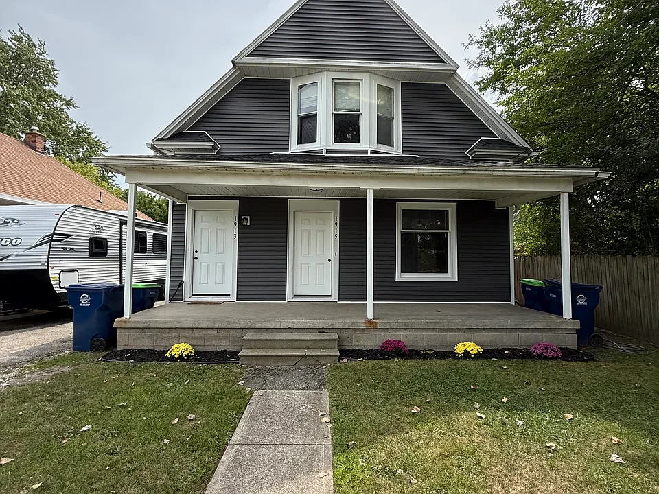 1913 Olds St #2