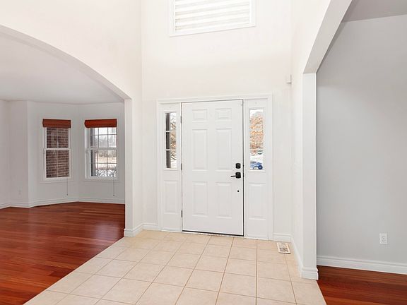 3rd image of 3759 Crystal Lake Ln