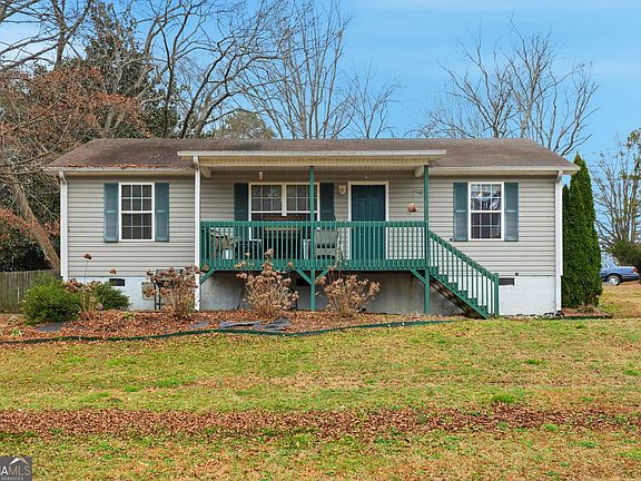 2nd image of 31 Debbie Ln