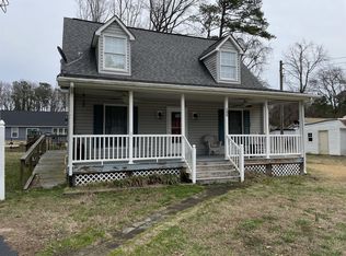 588 Wakefield Dr, Colonial Beach, VA 22443