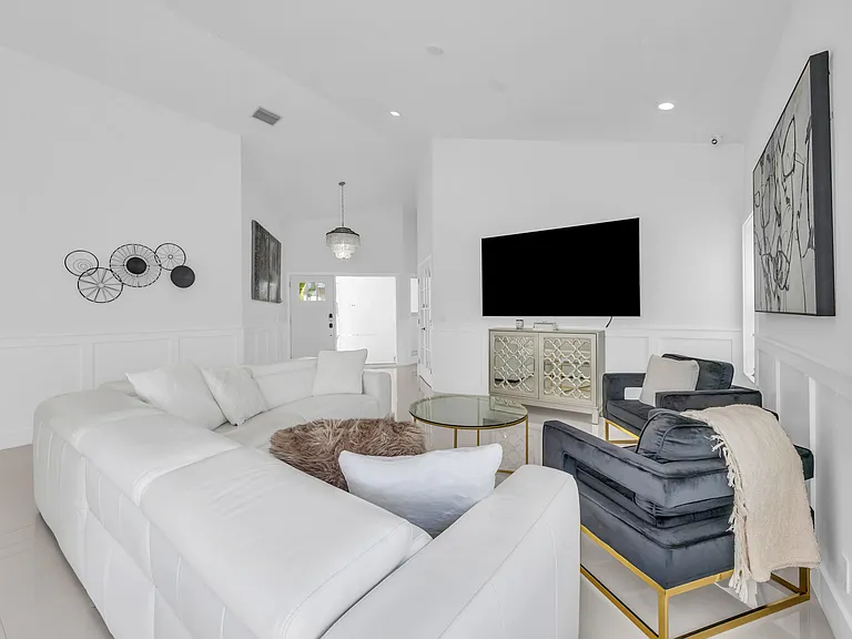 39 Dorchester Cir — Photo 5