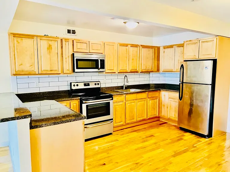 148 Main St #2C — Photo 2