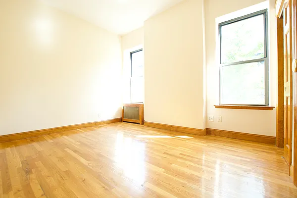 Rented by Street Realty Brokerage LLC | media 19