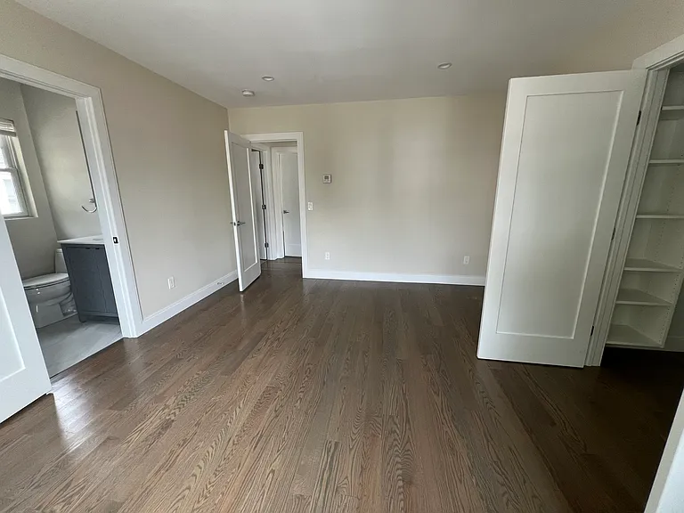 19 Loomis Ave — Photo 28