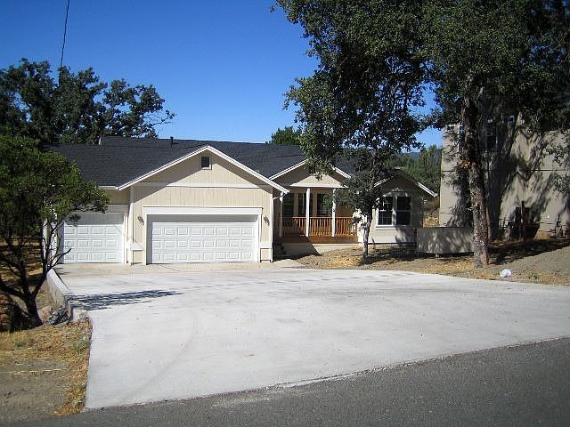 Huge three car garage