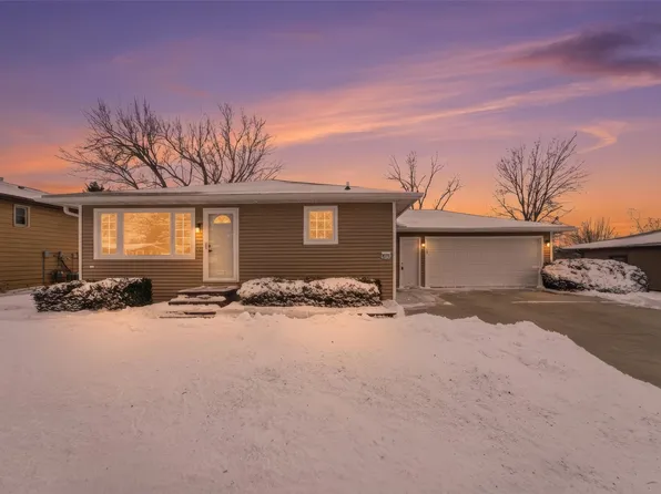 506 Nicholas Dr, Marshalltown, IA 50158